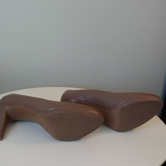 Franco Sarto Nude Heels, Size 8.5M - Picture 5 of 5